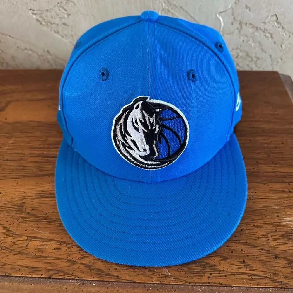 Dallas Mavericks Official NBA New Era Youth 9Fifty Blue Logo Cap SnapBack